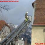 Sturmböen decken Dachziegel ab