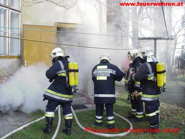 FF Traiskirchen: Kellerbrand in Traiskirchen
