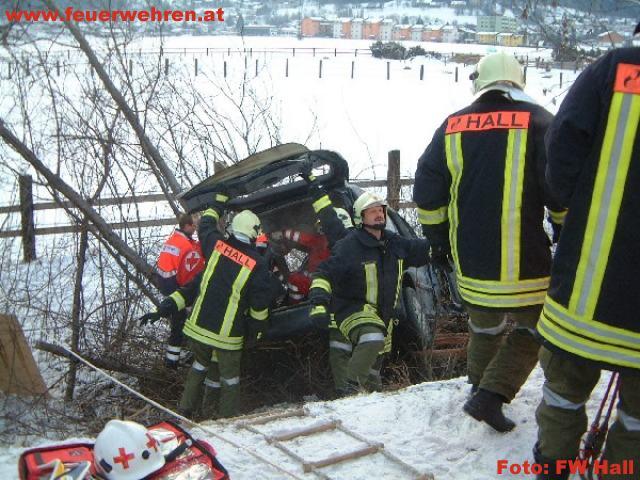 FF Hall in Tirol: Verkehrsunfall auf der A12 Inntalautobahn