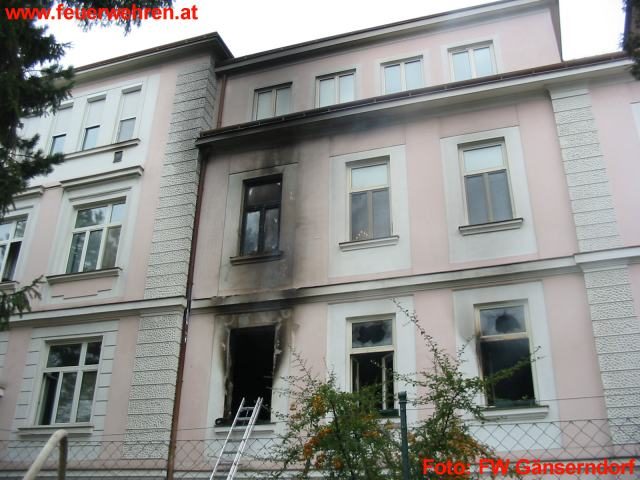 FF Gänserndorf: Wohnhausbrand mit Menschenrettung