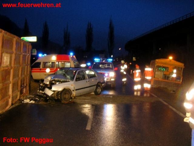 FF Peggau: Verkehrsunfall mit einem LKW