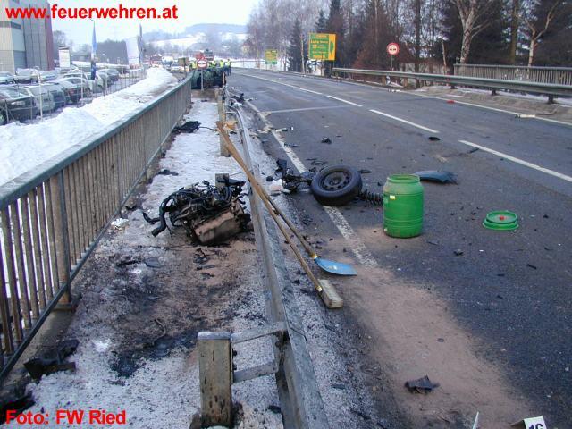 FF Ried im Innkreis: Schwerer Verkehrsunfall bei Ried