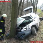 Verkehrsunfall L11 PKW gegen Baum