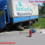 Verkehrsunfall PKW gegen LKW