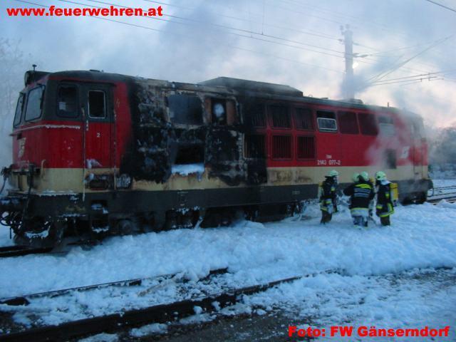 FF Gänserndorf: Brand einer Diesellok