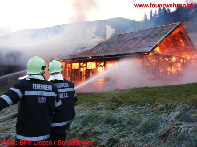 Stallgebäudebrand in Oberhaus