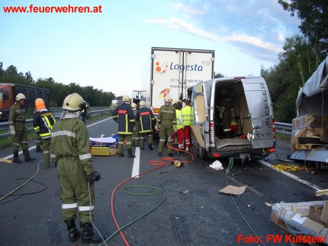 FF Kufstein: Schwerer Verkehrsunfall auf der A12