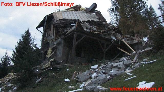 Explosion in Wohnhaus – 2 Tote, 6 Verletzte