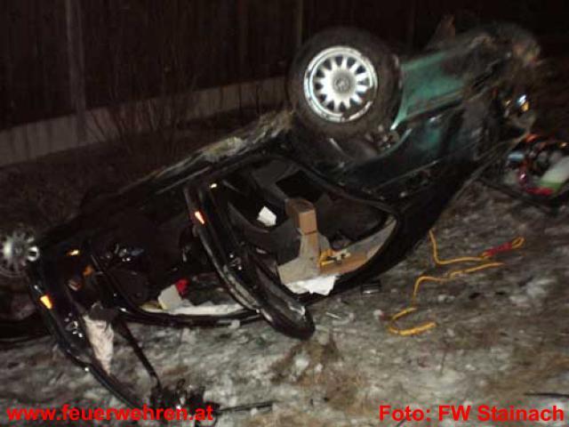 FF Stainach: Verkehrsunfall – PKW Überschlag bei Ostausfahrt