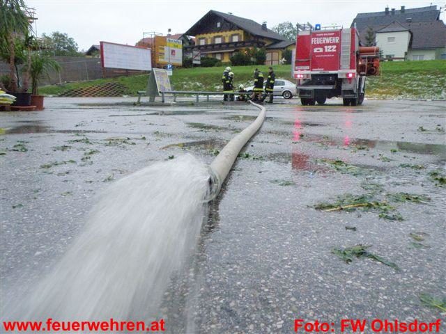 FF Ohlsdorf : Aufräumarbeiten nach Hagel auf Hochtouren