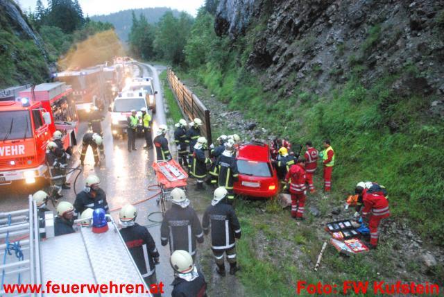 FF Kufstein: Schwerer Verkehrsunfall auf Eibergbundesstrasse