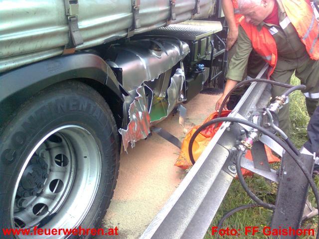 FF Gaishorn/See: Ölalarm nach Lkw Unfall auf der A9