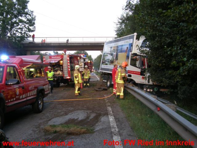 FF Ried im Innkreis: Verkehrsunfall auf der Rieder B141