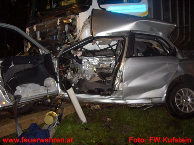 FF Kufstein: Schwerer Verkehrsunfall Eibergstrasse