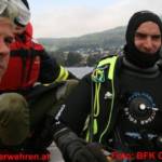 BFK Gmunden: 100 Feuerwehrtaucher reinigten den Traunsee 15