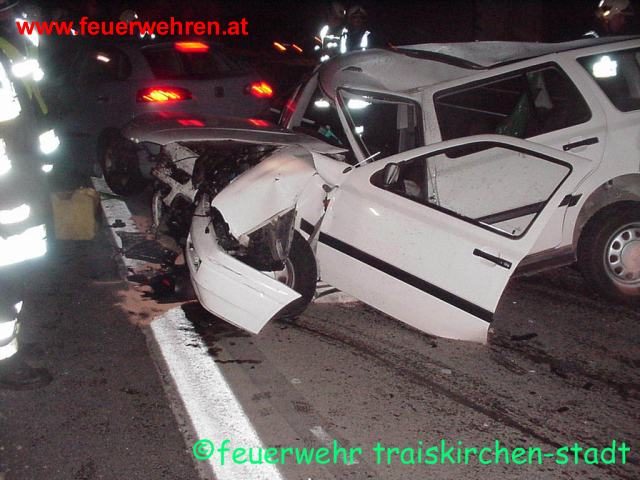 FF Traiskirchen: Verkehrsunfall auf der A2