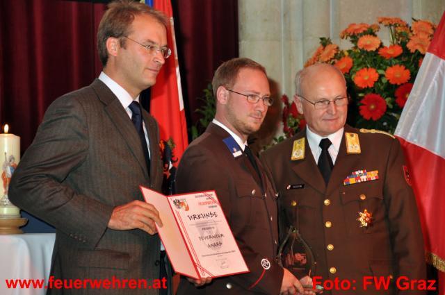 FW Graz: Feuerwehraward des ÖBFV für Grazer Floriani