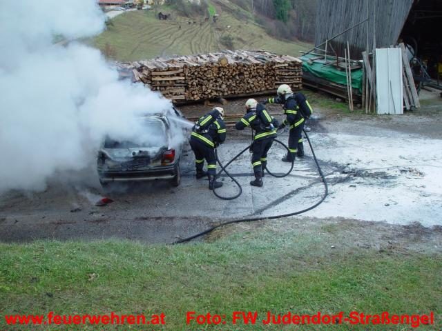 FF Judendorf-Straßengel : Fahrzeugbrand am Kugelberg