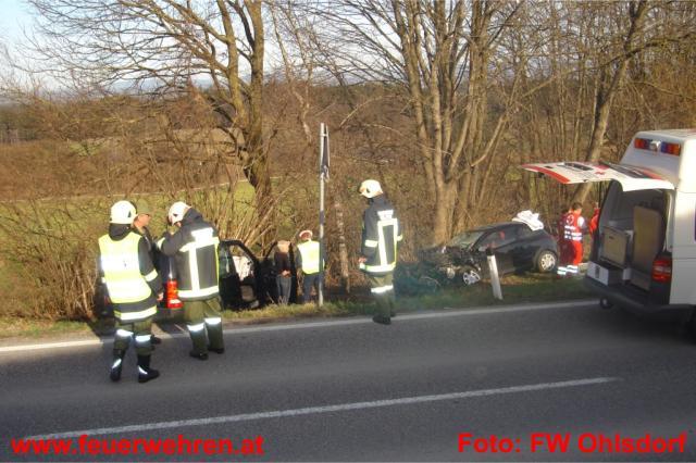 FF Ohlsdorf: Schwerer Verkehrsunfall – 2 verletzte Personen