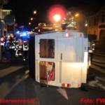 Auto bei Verkehrsunfall umgeworfen