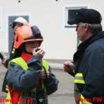 Jugendgruppe und Aktivmannschaft im Übungseinsatz