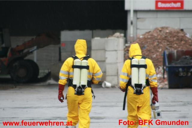 BFK Gmunden: Brandeinsatz in Pinsdorfer Recyclingunternehmen