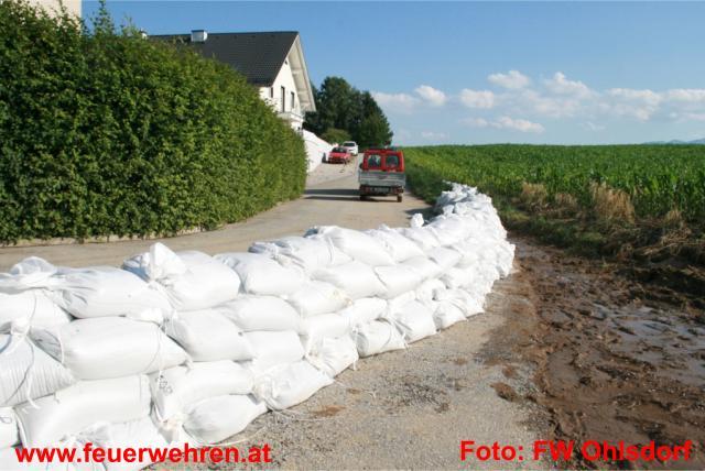 FF Ohlsdorf: Hochwasserschutz mit 900 Sandsäcken errichtet