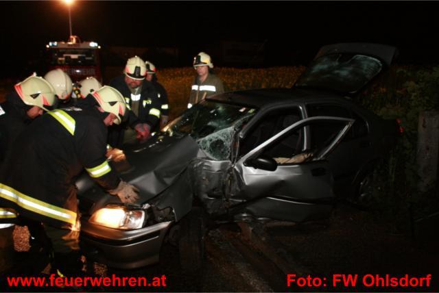 Schwerer Verkehrsunfall in Ohlsdorf – Fahrzeug schleuderte gegen Strommasten