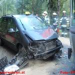 Taxiunternehmen kollidiert mit Linienbus