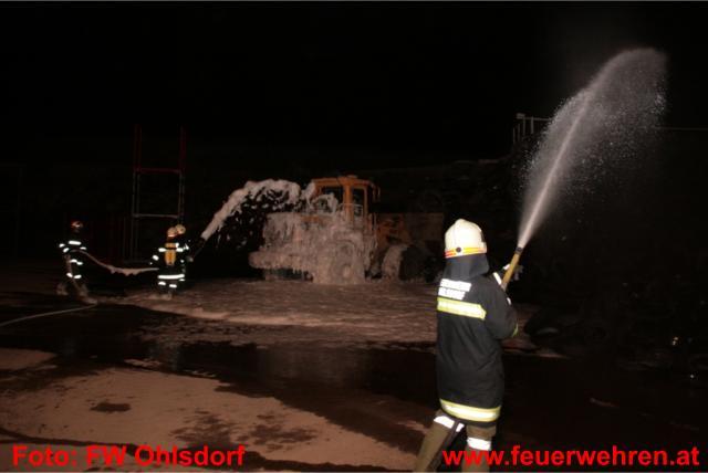 FF Ohlsdorf: Brandübung – Radladerbrand in Altreifendeponie