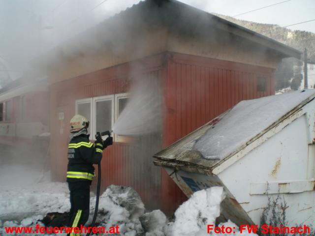 FF Stainach: Containerbrand Nähe Bahnhof
