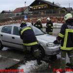 Pkw im Entwässerungsgraben gelandet
