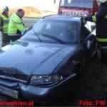 Schwerer Verkehrsunfall - Pkw stürzte über Böschung