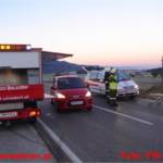 Schwerer Verkehrsunfall - Pkw stürzte über Böschung