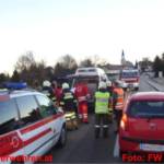 Schwerer Verkehrsunfall - Pkw stürzte über Böschung