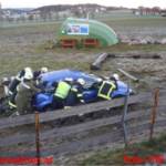 Schwerer Verkehrsunfall - Pkw stürzte über Böschung