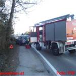 Schwerer Verkehrsunfall - Pkw stürzte über Böschung