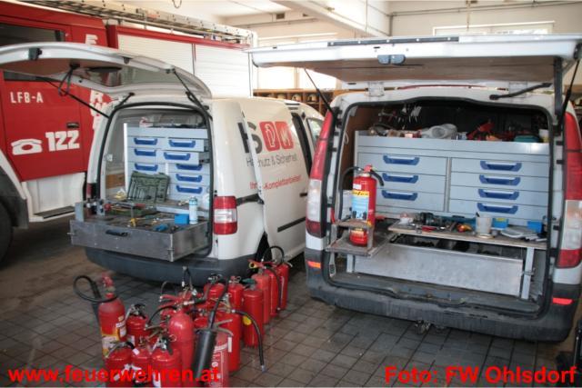 FF Ohlsdorf: 150 Feuerlöscher auf Herz und Nieren geprüft