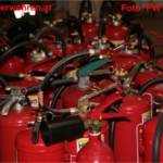 150 Feuerlöscher auf Herz und Nieren geprüft