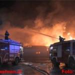 19 Feuerwehren mit 210 Mann kämpfen gegen Flammeninferno