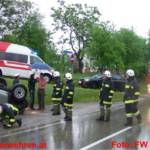 Pick Up bei Unfall auf Dach gelandet