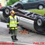 Pick Up bei Unfall auf Dach gelandet