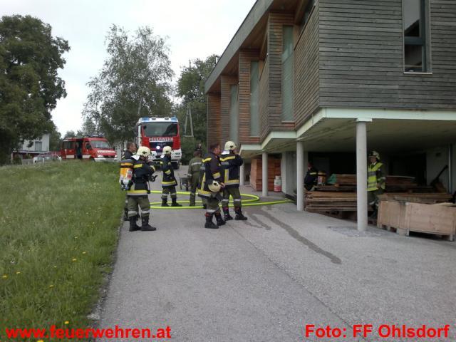 FF Ohlsdorf: Glimmbrand in Tischlerei-Silo