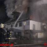 13 Feuerwehren kämpfen gegen Großbrand in Obersdorf