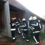 Übung Wirtschaftsgebäude in Flammen