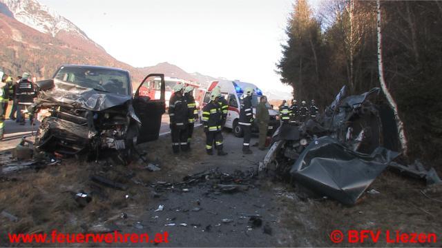 BFV Liezen: Frontalkollision auf Öblarner Landesstraße