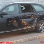 Blechschaden nach Unfall auf der Kreuzung Hochbau/Ohlsdorf