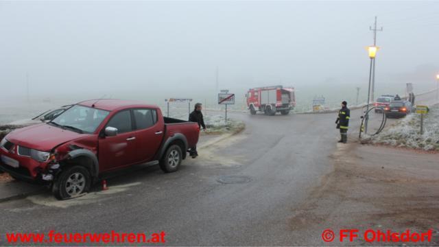 FF Ohlsdorf: Blechschaden nach Unfall auf Kreuzung