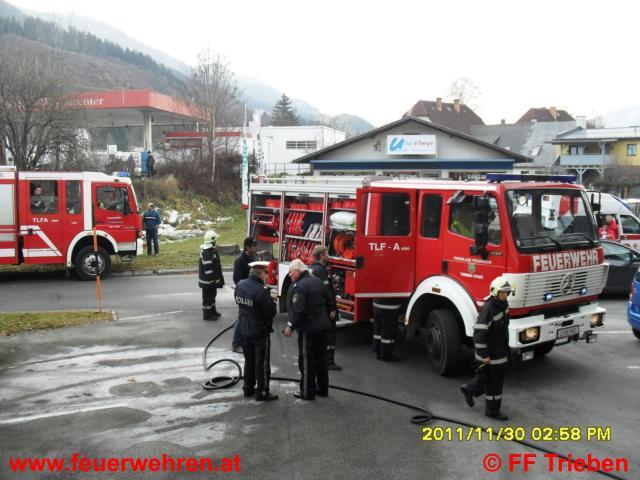 Zimmerbrand mit eingeschlossener Person in Trieben