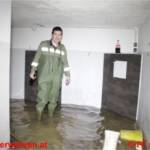 Überflutung durch Scheeschmelze - Materialschlacht in Ehrenfeld